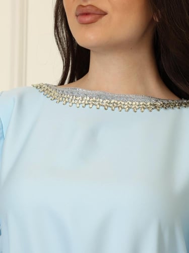 جلابيه سماوي او عنابي