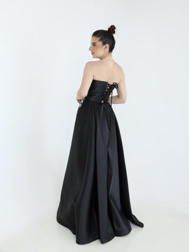 فستان تفته اسود بذيل