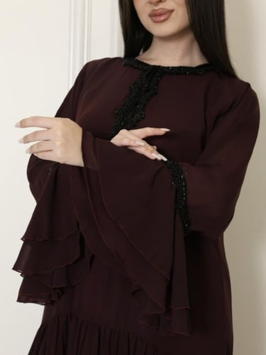 جلابيه شفون عنابي بتطريز اسود