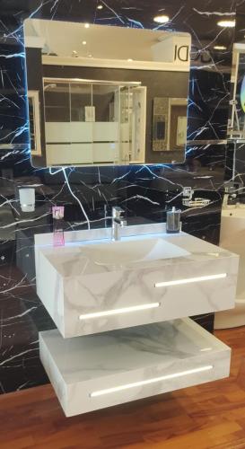 مغسلة بورسلان 80 سم ابيض ليد مع رف