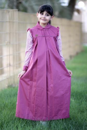 Pink apron elementary Flanke