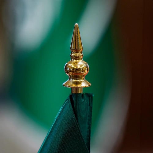 علم قاعدة ستيل ذهبي او فضي ارتفاع 45 سم