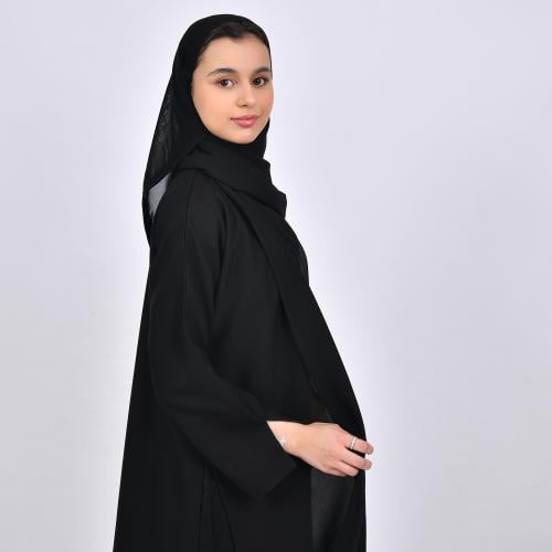 عباية بناتيه بقصة ربع كلوش من قماش الكريب وتداخل ا...