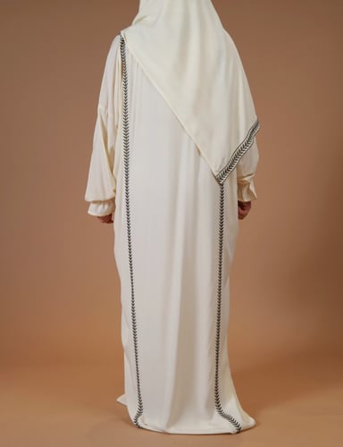 ثوب صلاة مطرز