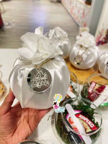 توزيعات مناكير قطعة