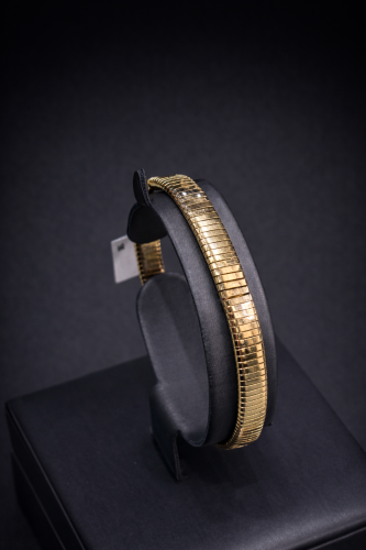 اسوارة واقفة عيار 18 وزن 7.59 جرام