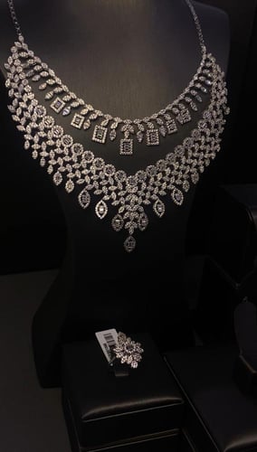 شبكة فخمة دورين عيار 18 وزن 55.56 جرام