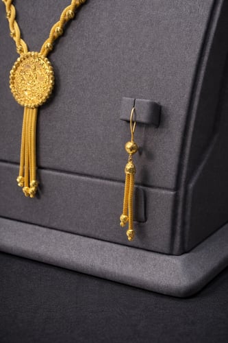 طقم ذهب عيار 21 وزن 35.76 جرام