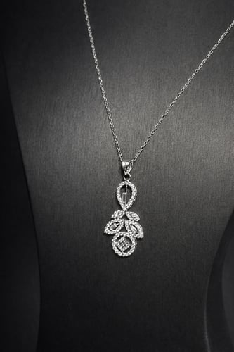 نصف طقم ذهب عيار 18 وزن 7.66 جرام