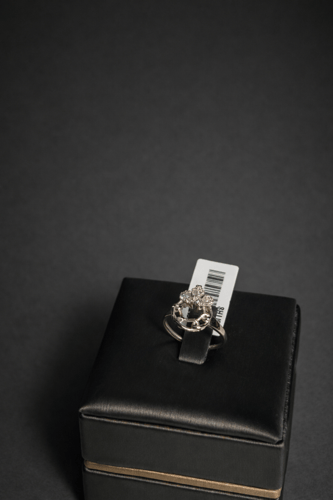 نصف طقم ذهب عيار 18 وزن 7.78 جرام