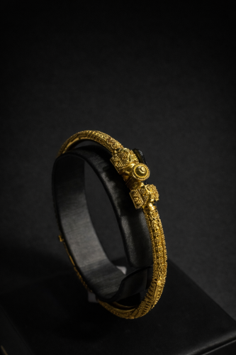 اسوارة واقفة عيار 21 وزن 13.08 جرام