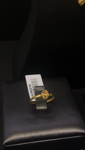 نصف طقم عيار 21 وزن 3.7 جرام