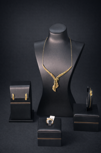 طقم ذهب عيار 21 وزن 10.42 جرام