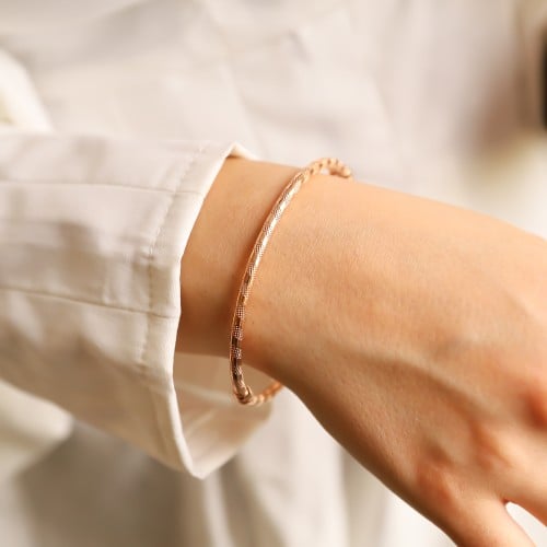 سوارة ذهب عيار 18 بوزن 4.06 جرام - اسوارة الجود