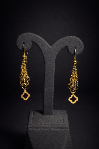 حلق ذهب عيار 21 وزن 2.83 جرام