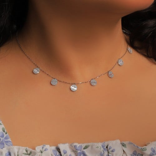 تشوكر الجميله