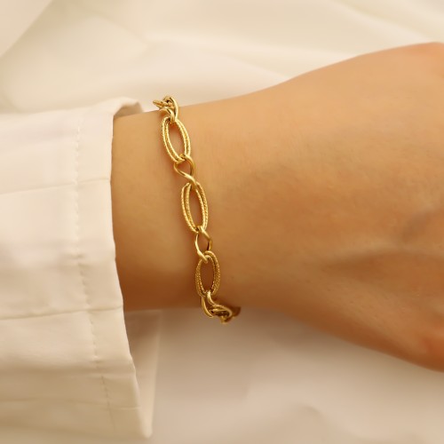 اسوارة الهديل