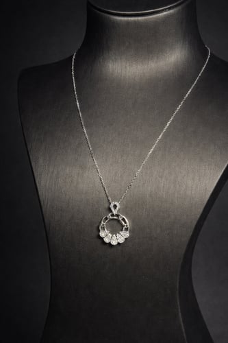 نصف طقم ذهب عيار 18 وزن 7.78 جرام