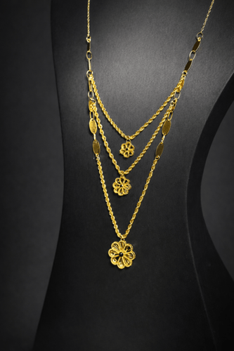 طقم الوردة 3 ادوار عيار 21 وزن 8 جرام