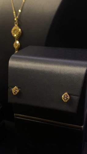 نصف طقم عيار 21 وزن 3.7 جرام