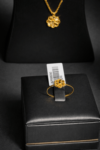 طقم الوردة 3 ادوار عيار 21 وزن 8 جرام