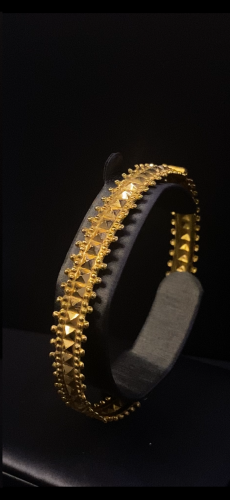 اسوارة واقفة عيار 21 وزن 13.67 جرام