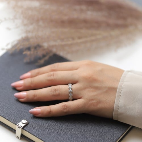 خاام ذهب عيار 18 بوزن 1.9 جرام لون فضي - خاتم الدي...