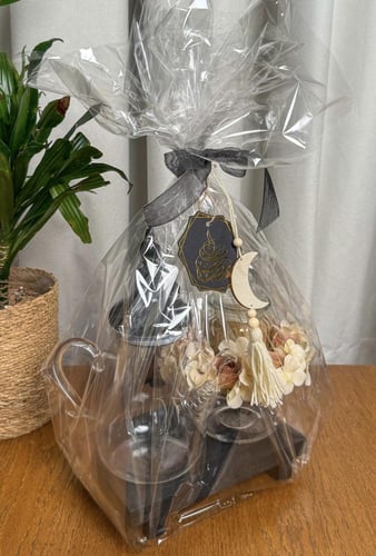ابريق قهوه مع قاعدته وقهوه فاخره