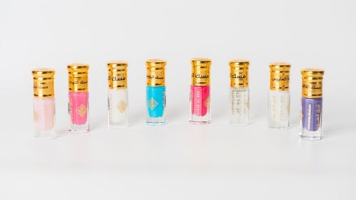 مجموعة المسك الفاخرة بلس 8 أنواع + 8 أكياس هدايا