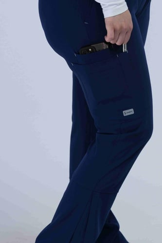 سكرب مودرن نسائي أزرق كحلي