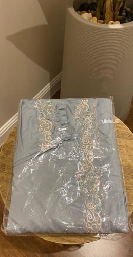 جلال صلاة مطرز