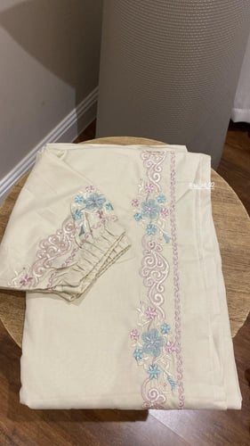 جلال صلاة مطرز