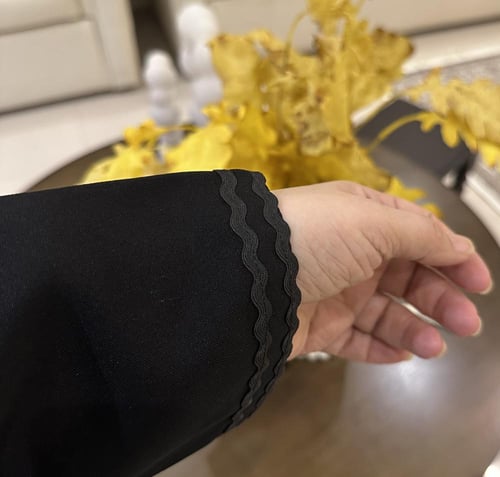 عبايه كتان مع تطريز وكسره من الخلف HESS_34