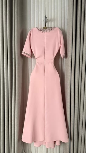 فستان باربي مع تطريز لونين Y62