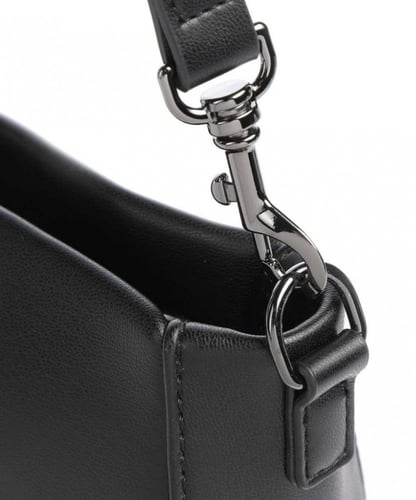 شنطة كتف ارمانيARMANI EXCHANGE Alpha Shoulder bag...
