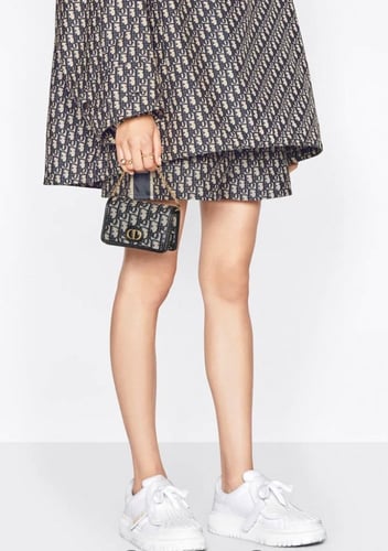 شنطة ديور صغيرة 30 MONTAIGNE NANO POUCHBlue Dior O...