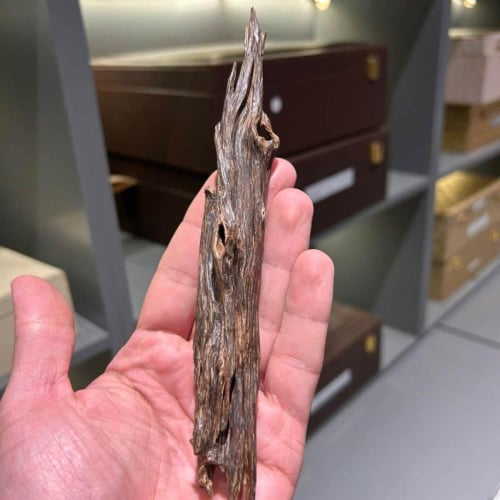 عود هندي نجلاند سوبر مرتفع