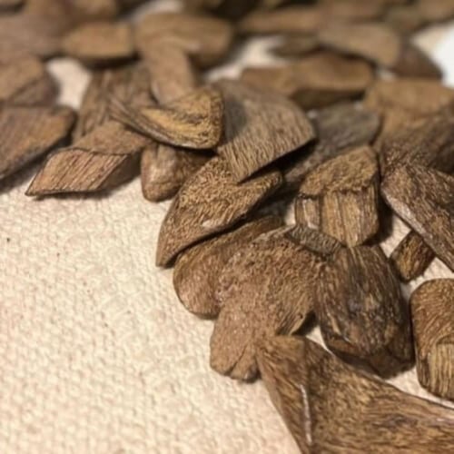 عود ارياني طبيعي فاخر