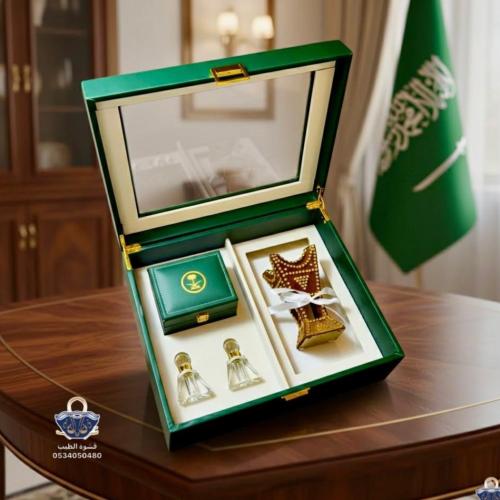 صندوق إهداء زجاجي فاخر