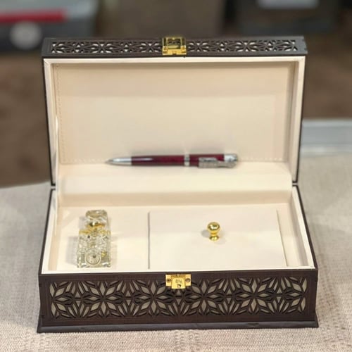 طقم مزخرف
