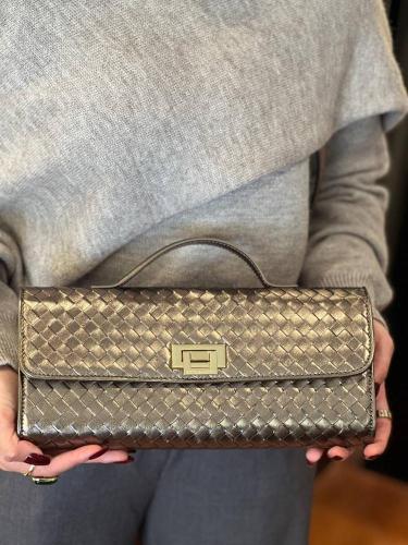 Boutique Qooti with all accessories, gold strap, a...