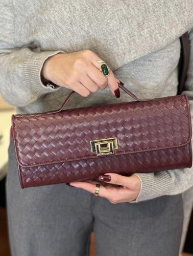 Boutique Qooti, Maroon with accessories, extra str...