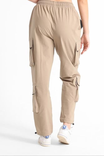 بنطلون بيج 2024 - نسائي