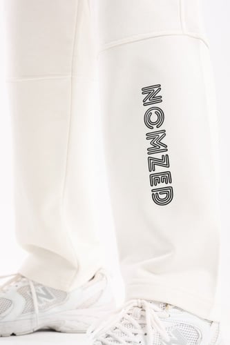 بنطلون أبيض شتوي - نسائي