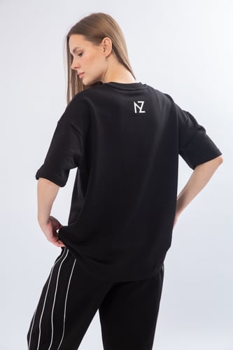 تيشيرت أسود - نسائي