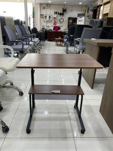 طاولة مفرد حديد على خشب