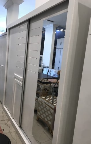 دولاب ملابس سحاب