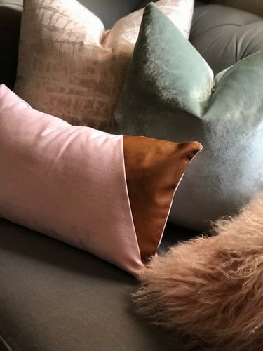 غطاء وسادة مونتي جاكار وردي باهت