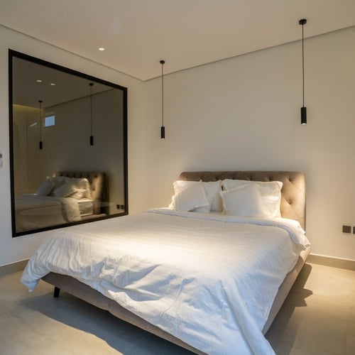 ( يوم الجمعة ) مَضيف 101