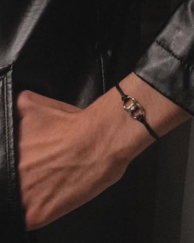 بكج توري بورش ( سوارة + باقة ورد )